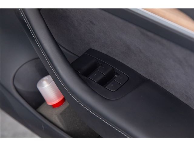 صورة مصغرة 65 لـ 2021 Tesla MODEL 3