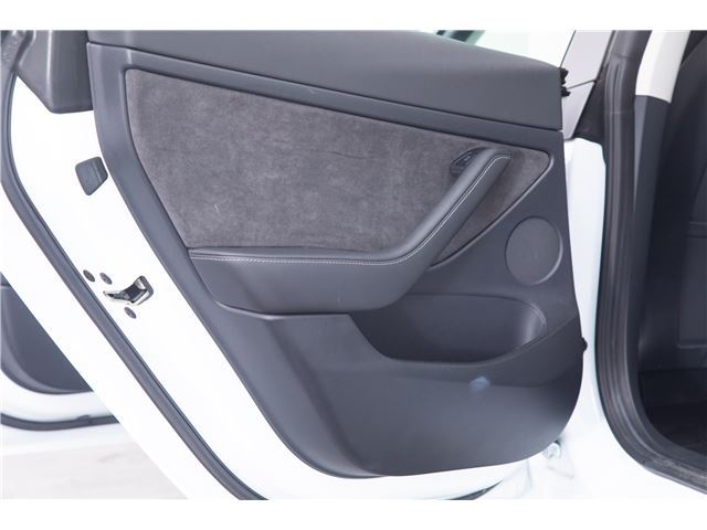 صورة مصغرة 68 لـ 2021 Tesla MODEL 3