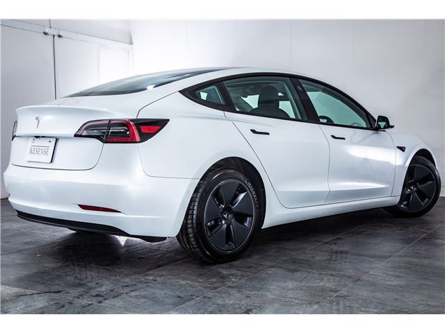 صورة 10 لـ 2021 Tesla MODEL 3