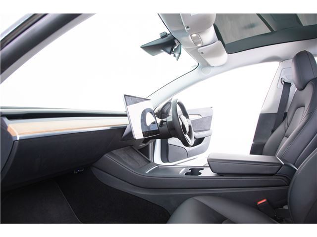 صورة مصغرة 43 لـ 2021 Tesla MODEL 3