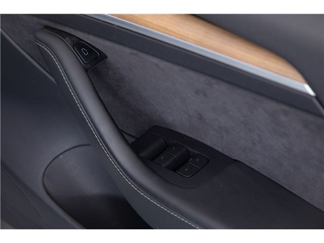 صورة مصغرة 60 لـ 2021 Tesla MODEL 3