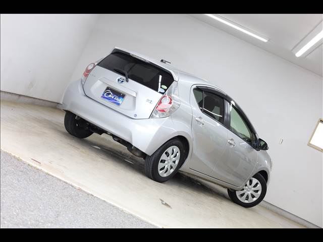 2012 Toyota AQUA — миниатюра 12