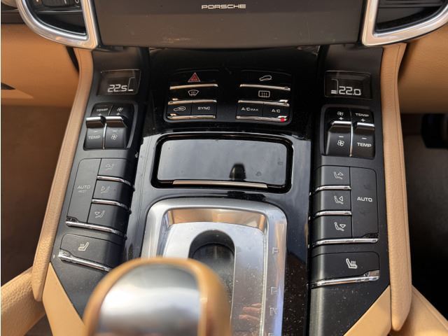 صورة 9 لـ 2013 Porsche CAYENNE