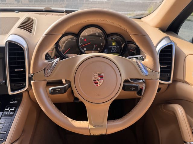 صورة 6 لـ 2013 Porsche CAYENNE