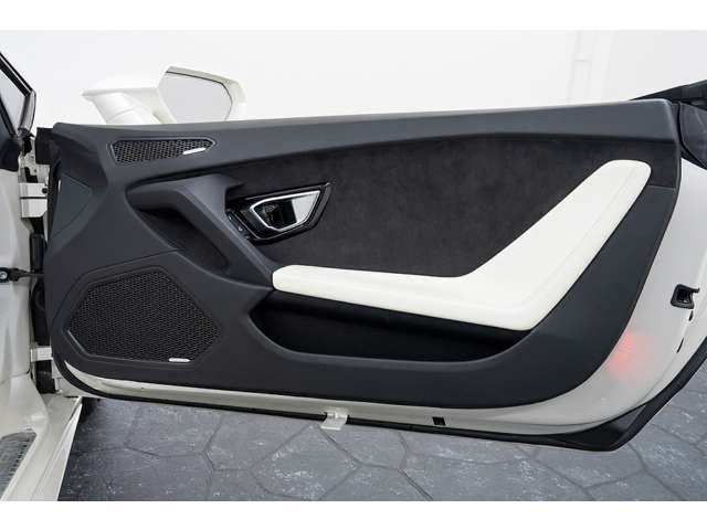 صورة مصغرة 42 لـ 2016 Lamborghini HURACAN SPYDER