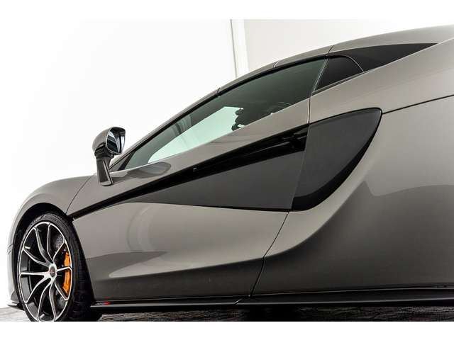 2017 Mclaren 570S SPIDER 缩略图 32