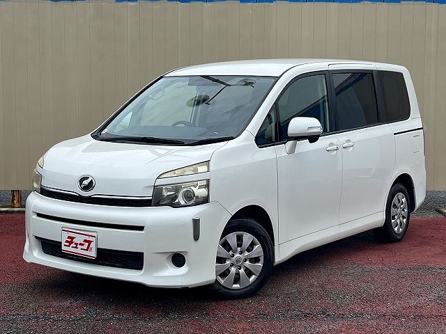 2010 Toyota VOXY 照片 1
