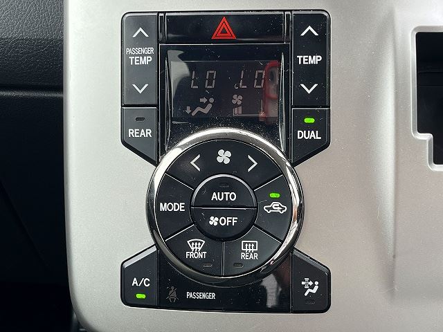 صورة مصغرة 15 لـ 2010 Toyota VOXY