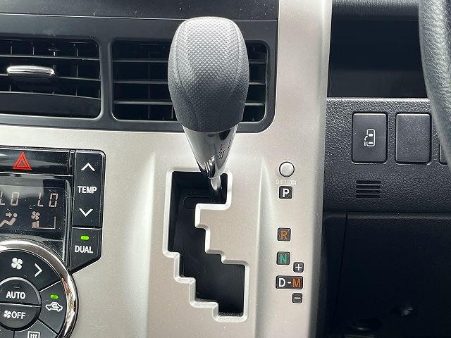 صورة مصغرة 20 لـ 2010 Toyota VOXY