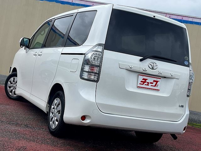 2010 Toyota VOXY 照片 9