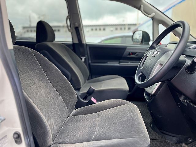 2010 Toyota VOXY 照片 4