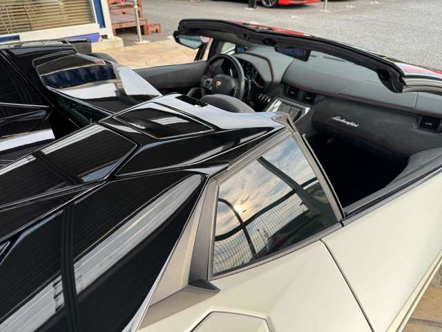 2015 Lamborghini AVENTADOR ROADSTER — миниатюра 42