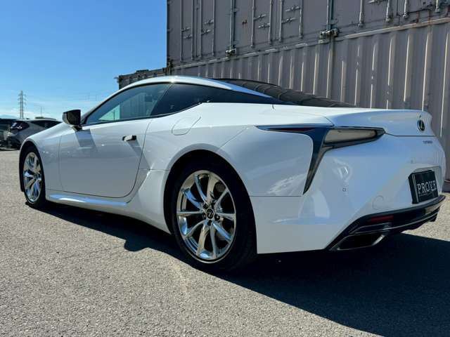 2017 Lexus LC — миниатюра 18