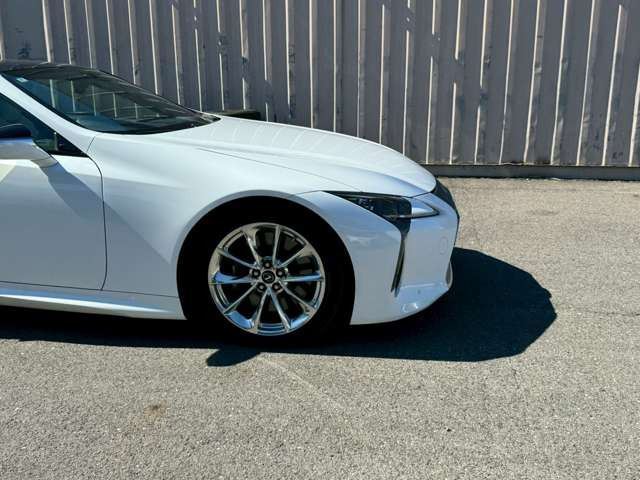 2017 Lexus LC — миниатюра 25