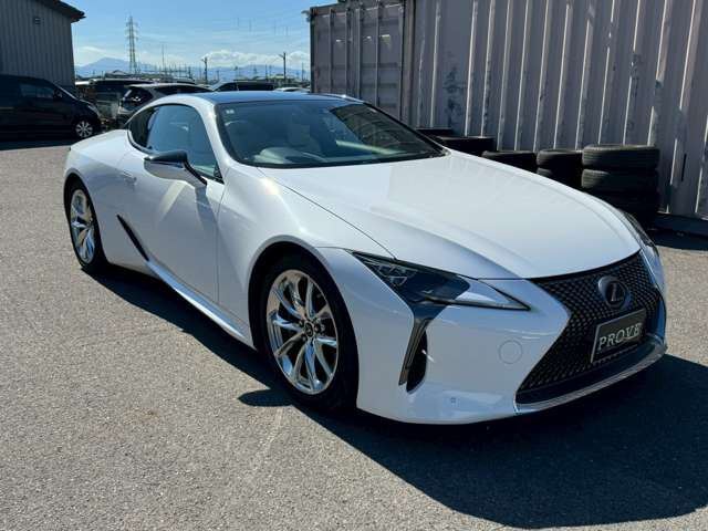 2017 Lexus LC — миниатюра 26