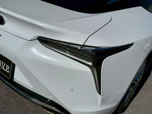 2017 Lexus LC — миниатюра 30