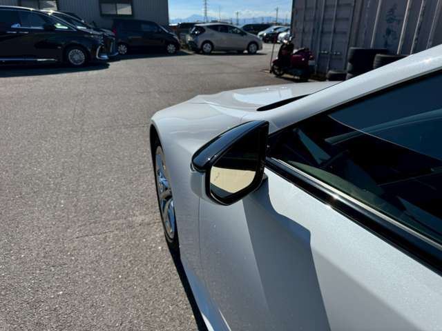 2017 Lexus LC — миниатюра 33
