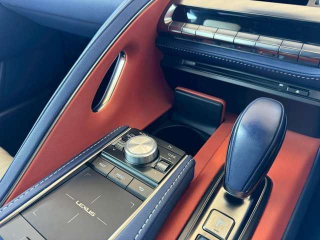 2017 Lexus LC — миниатюра 56