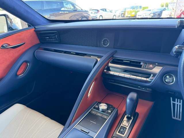 2017 Lexus LC — миниатюра 58