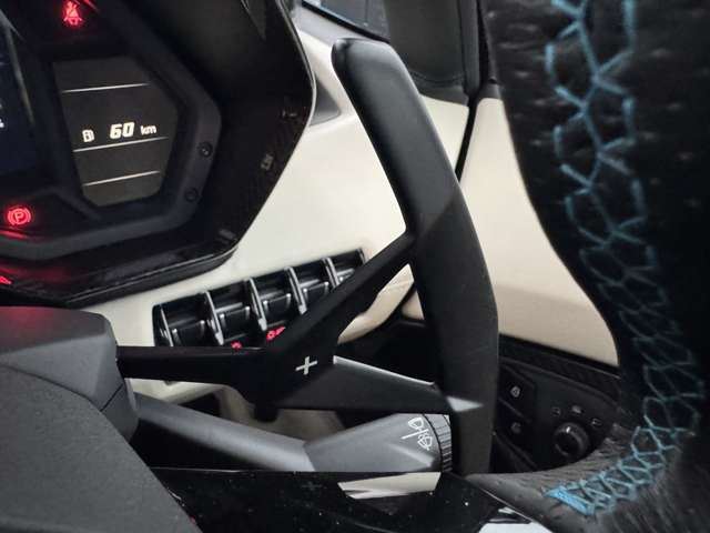 2019 Lamborghini AVENTADOR ROADSTER — миниатюра 12