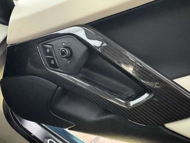 2019 Lamborghini AVENTADOR ROADSTER — миниатюра 19