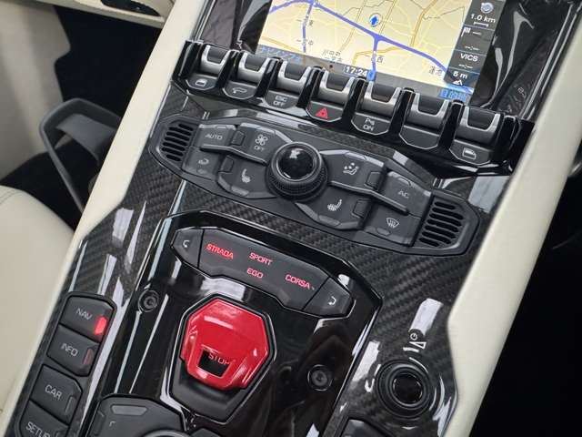 2019 Lamborghini AVENTADOR ROADSTER — миниатюра 22