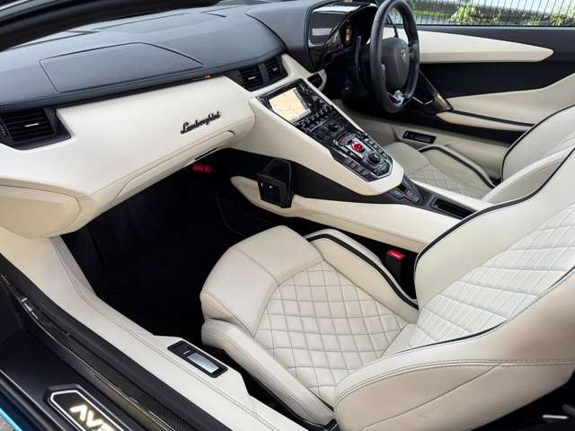 2019 Lamborghini AVENTADOR ROADSTER — миниатюра 29
