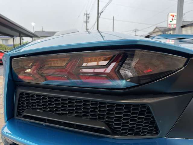 2019 Lamborghini AVENTADOR ROADSTER — миниатюра 50