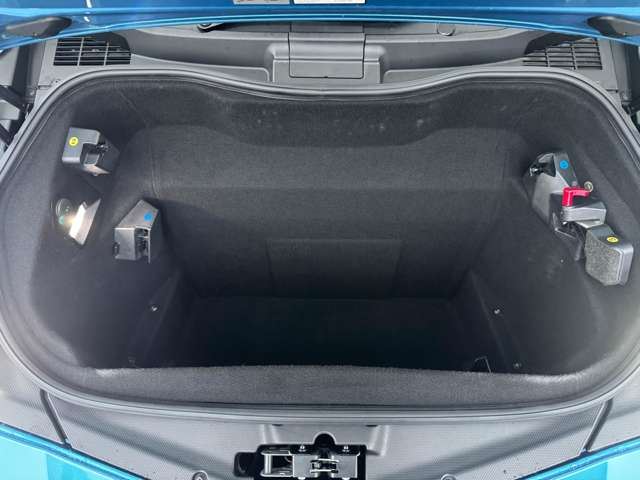 2019 Lamborghini AVENTADOR ROADSTER — миниатюра 52
