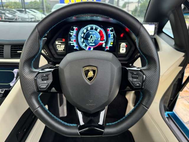 صورة 8 لـ 2019 Lamborghini AVENTADOR ROADSTER