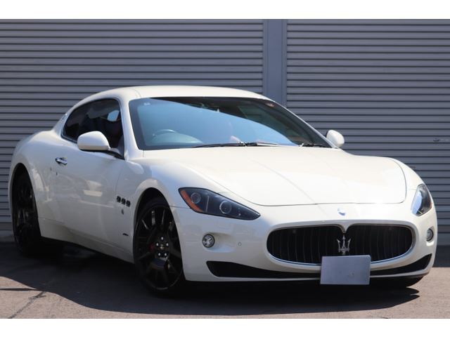 2012 Maserati GRAN TURISMO photo 1