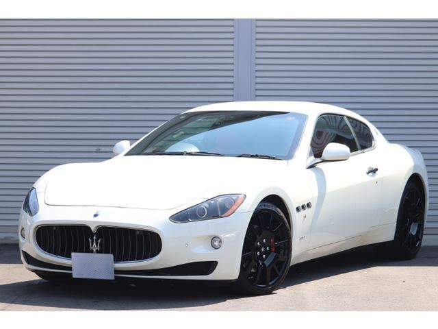 2012 Maserati GRAN TURISMO photo 2