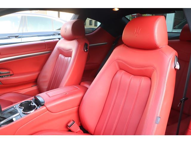 2012 Maserati GRAN TURISMO 缩略图 17