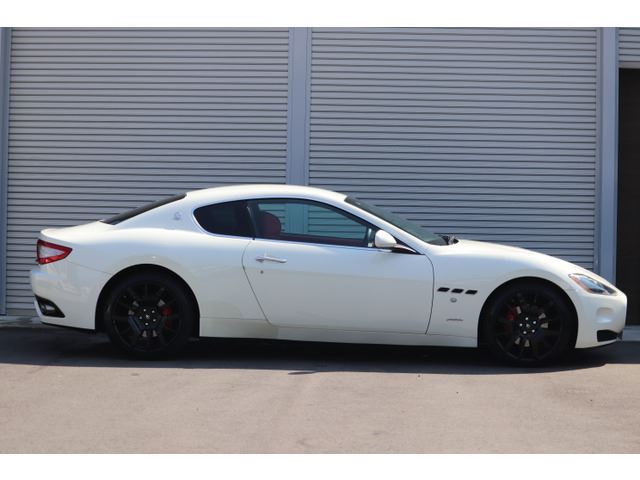 2012 Maserati GRAN TURISMO 缩略图 36