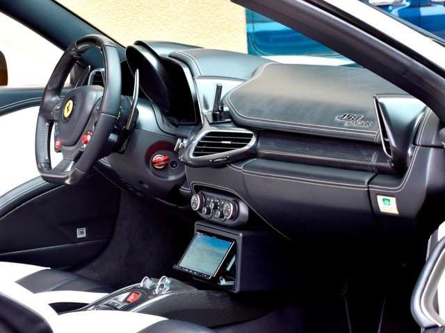 صورة 2 لـ 2019 Ferrari 458 SPIDER