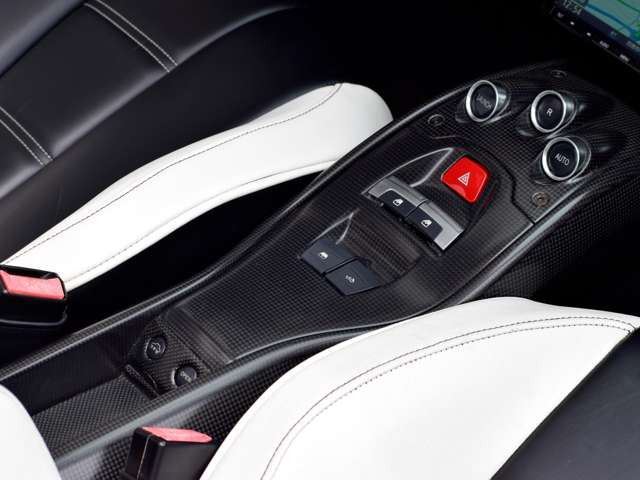 صورة 4 لـ 2019 Ferrari 458 SPIDER