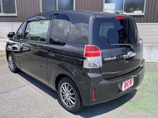 صورة 9 لـ 2016 Toyota SPADE