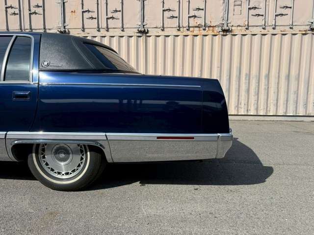 1994 Cadillac FLEETWOOD — миниатюра 17