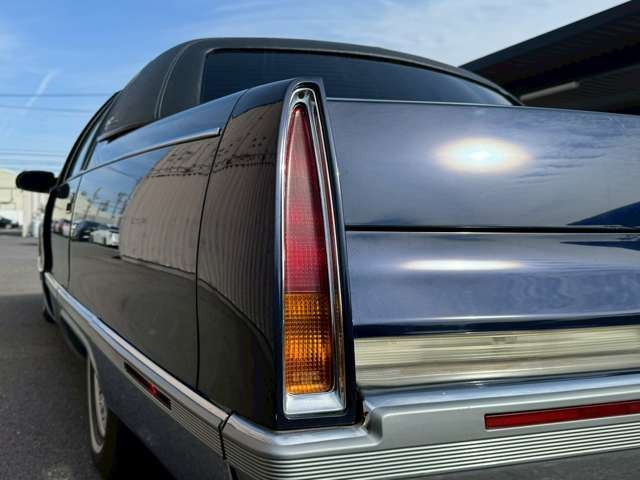 1994 Cadillac FLEETWOOD — миниатюра 32