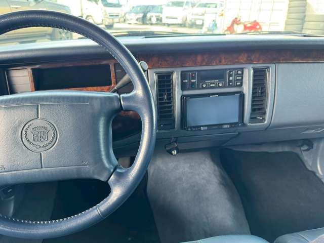 1994 Cadillac FLEETWOOD — миниатюра 45