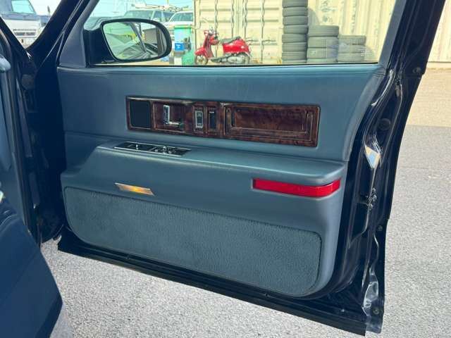 1994 Cadillac FLEETWOOD — миниатюра 48