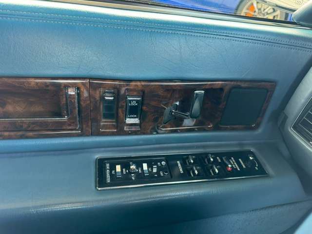 1994 Cadillac FLEETWOOD — миниатюра 52