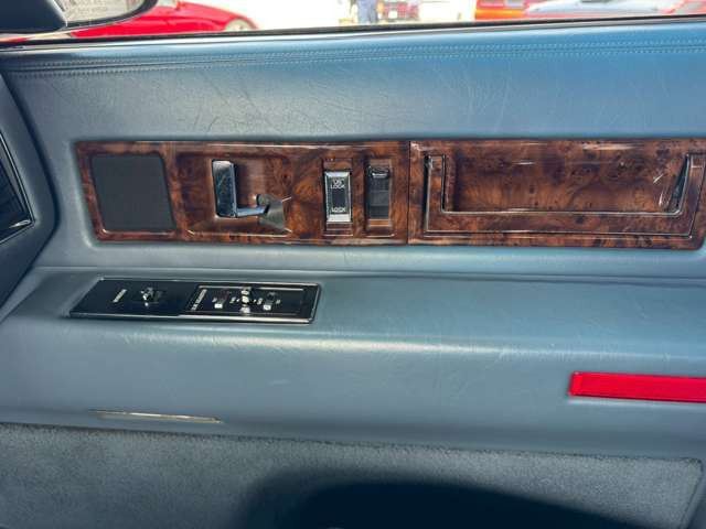 1994 Cadillac FLEETWOOD — миниатюра 53