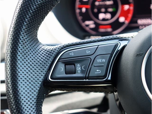 2020 AUDI SQ2 — миниатюра 26