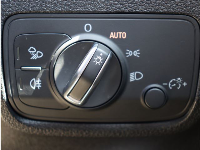 2020 AUDI SQ2 — миниатюра 31