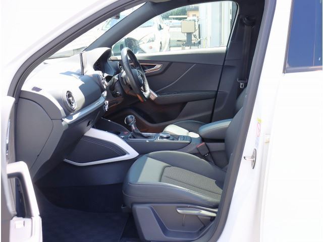 2020 AUDI SQ2 — миниатюра 35