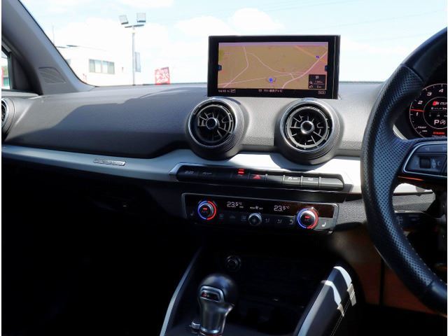 2020 AUDI SQ2 — миниатюра 43