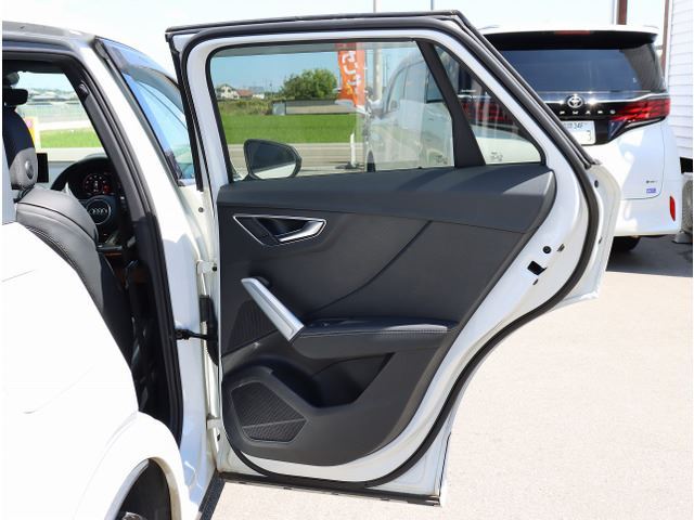 2020 AUDI SQ2 — миниатюра 58
