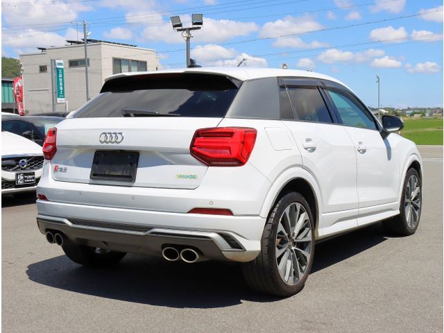 2020 AUDI SQ2 — фото 10