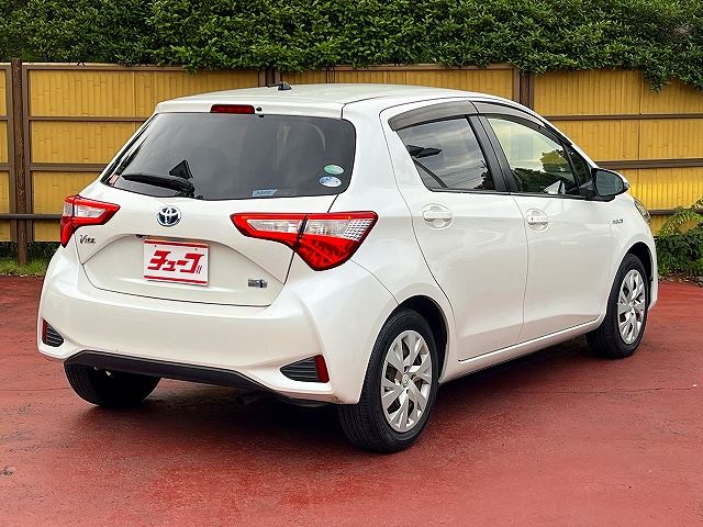 2017 Toyota VITZ 照片 3